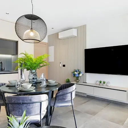 Fly - Ap1 - Mpolo * Medulin